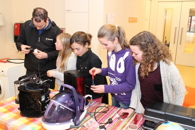 Repair Café in Wijkcentrum Pannenschuur