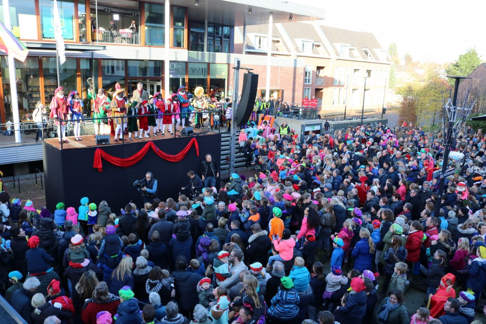 Sinterklaas Intocht In Oisterwijk Live Te Zien Bij Lovo Oisterwijk Nieuws