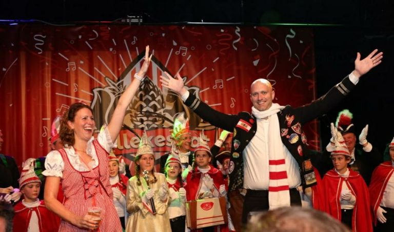 Losschieten Boerenbruid in Oisterwijks Döllekesgat met groots orkest