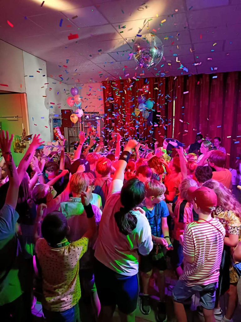 Carnaval in Wijkcentrum Pannenschuur