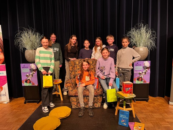 Julian Schepens van basisschool De Bunders wint Voorleeswedstrijd Oisterwijk