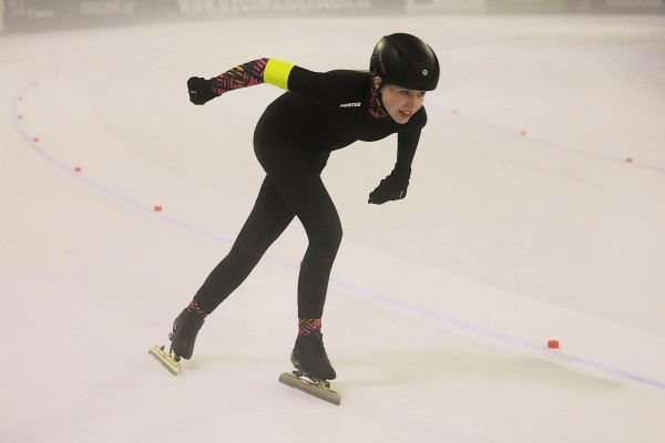 Schaatsster Moergestelse schaatsclub gepromoveerd